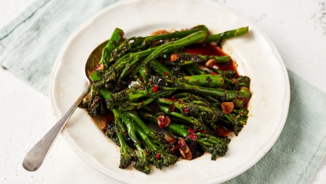 TENDERSTEM BROCCOLI WITH GARLIC AND CHILLI